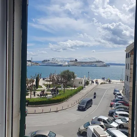 Our Chapter شقة *